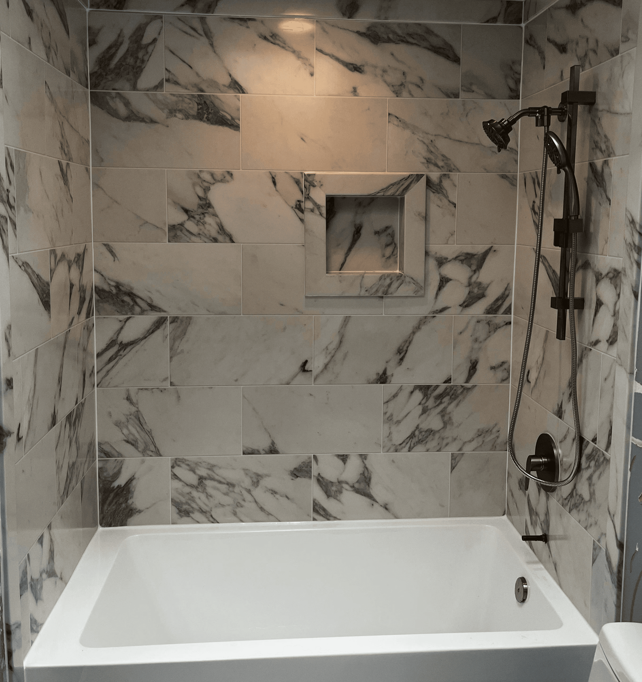 Space saving bathtub