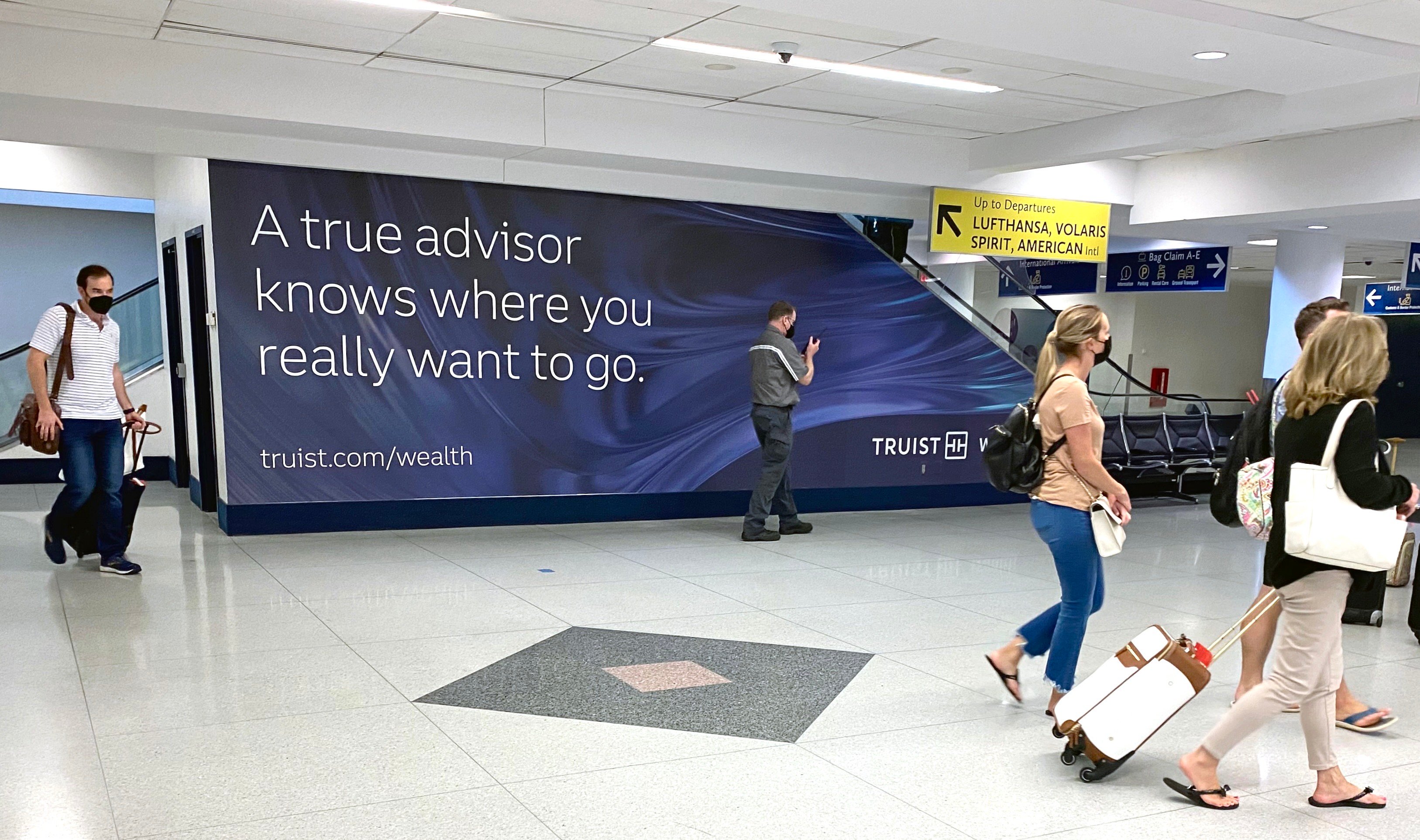 Truist Baggage Claim Wall Wrap (3)