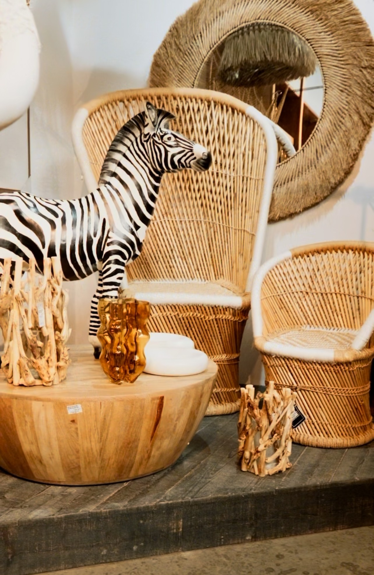 Interior spaces with spring-summer style
