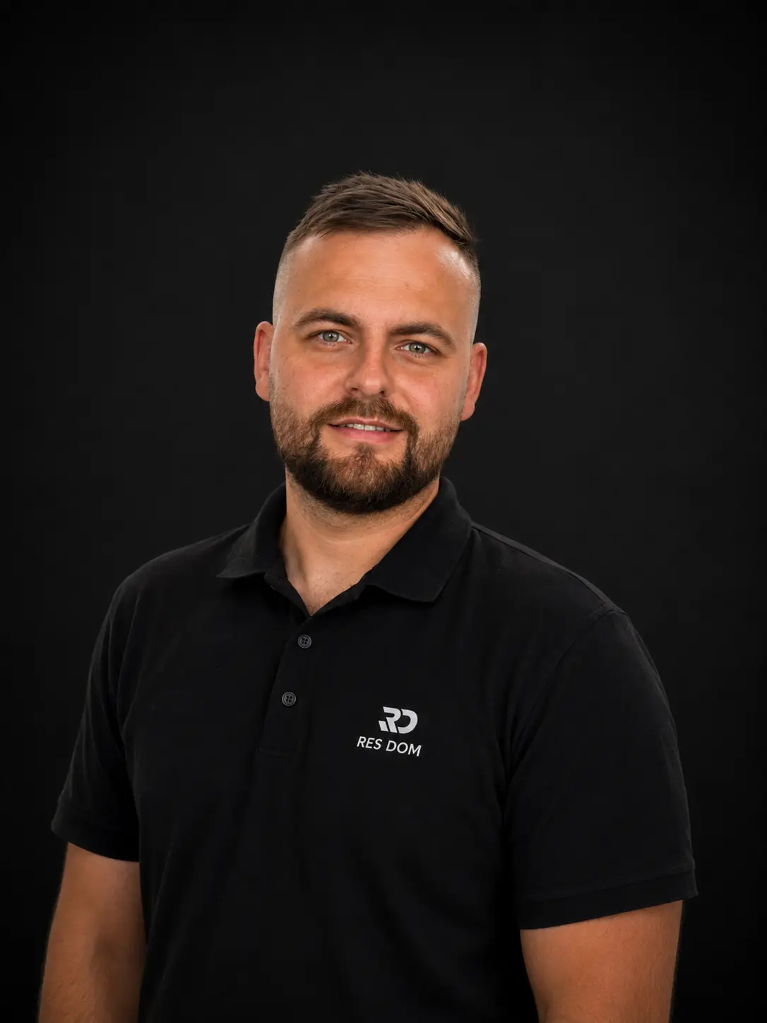 Radosław Kmiotek  Res Dom