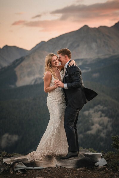 Aspen mountain wedding couple