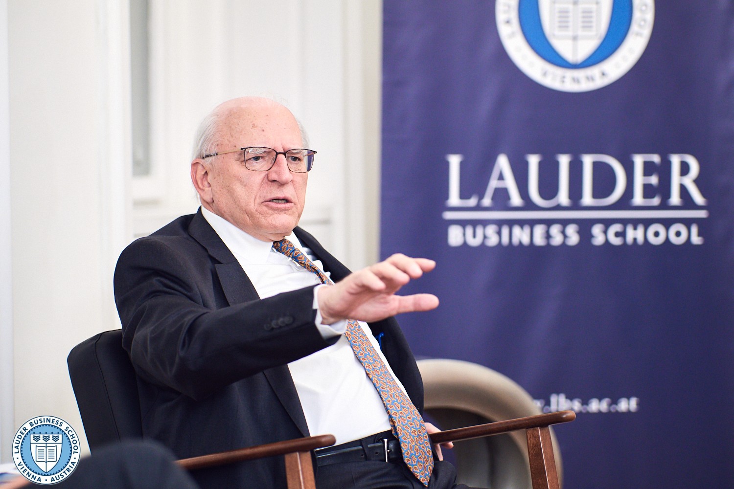 Dkfm. Dr. Claus J. Raidl , President of the National Bank of Austria (OeNB - Oesterreichische Nationalbank) talks to LBS students