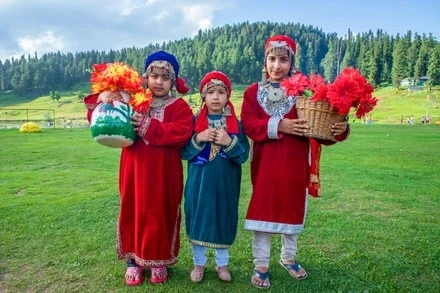 Kashmir Nature & Heritage Tour