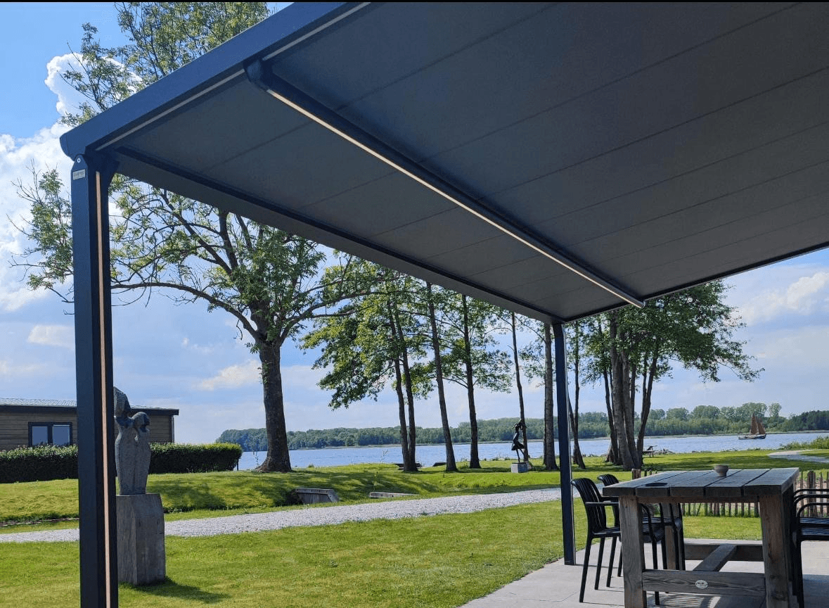 Terrasoverkapping/ zonwering Dugreja Putten