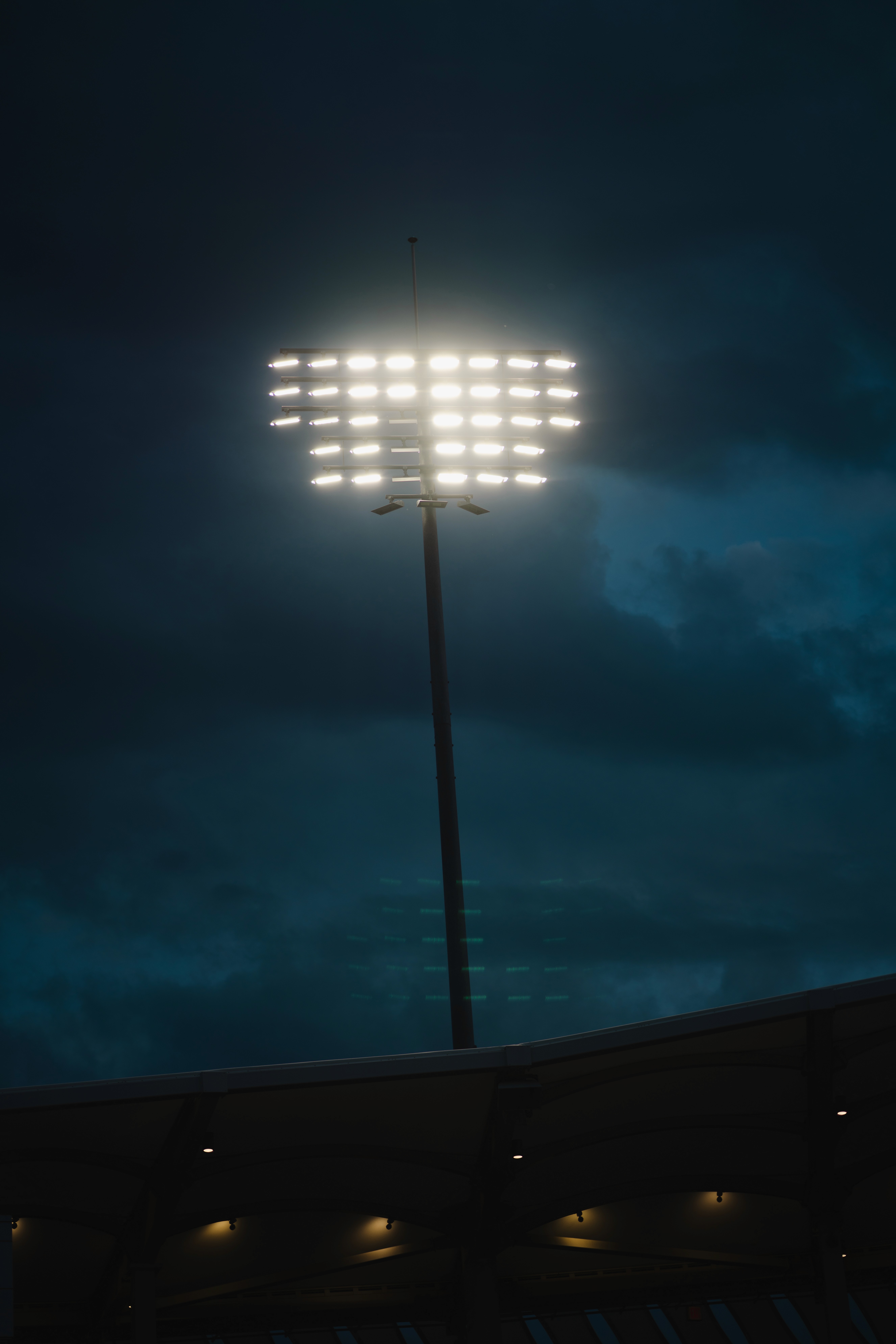 Lights strike nighttime match at US Open