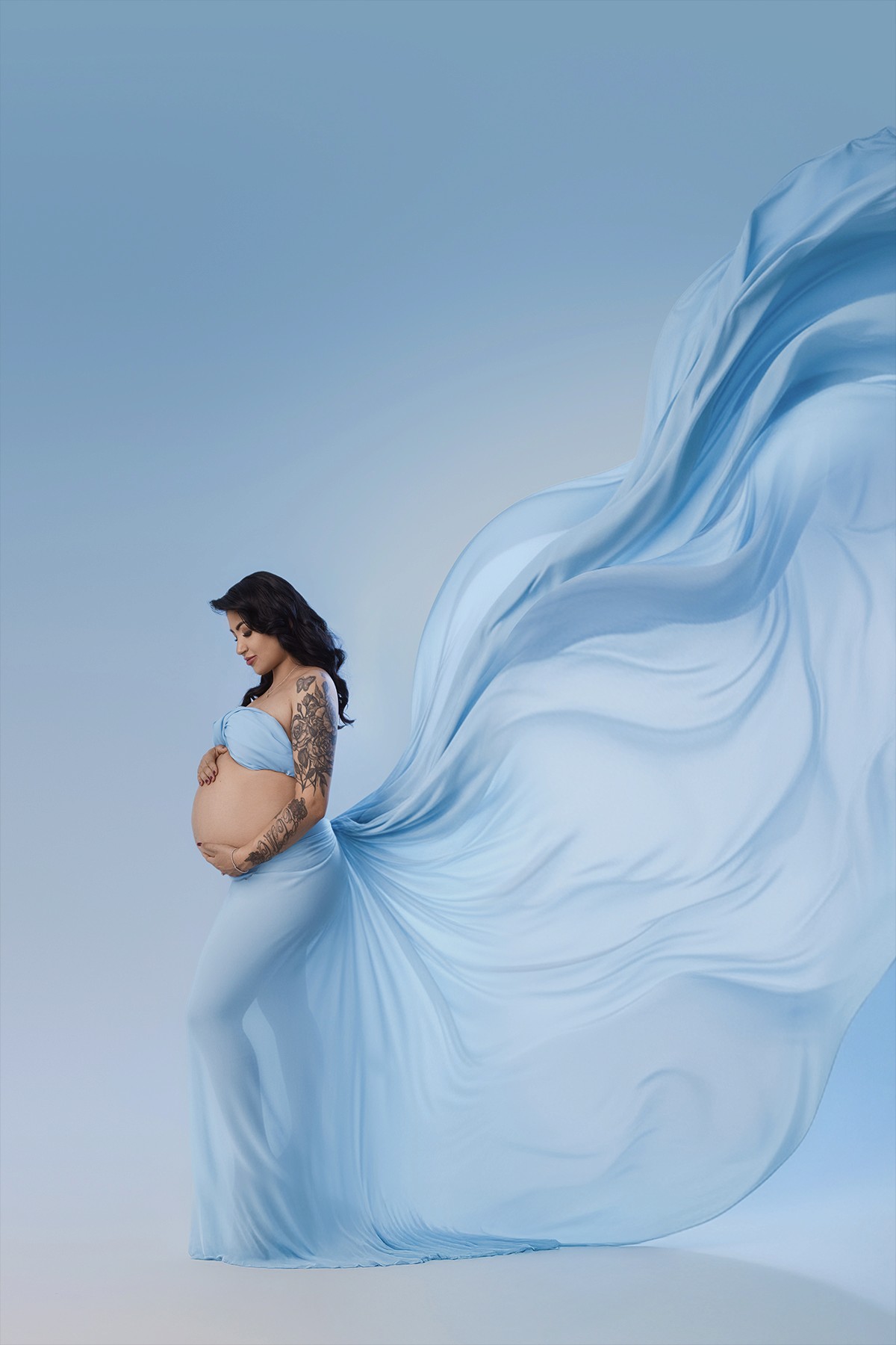 Pregnancy photography in Los Angeles — relaxed posing and real emotions.