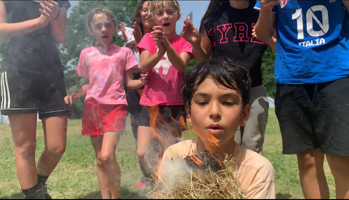 Andrea Modesti, istruttore di survival e bushcraft, esperto in campi avventura per ragazzi e corsi di sopravvivenza outdoor