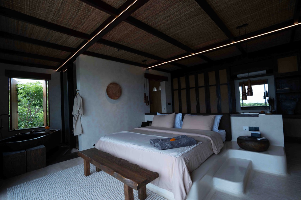 4-bedroom freehold villa with ocean views in Pecatu, Bukit