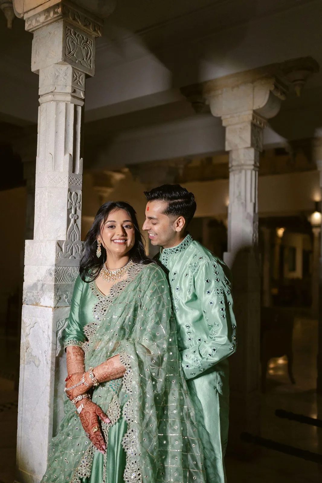 Mehendi violinist and ice-cream stall — Aesha and Param wedding in Udaipur