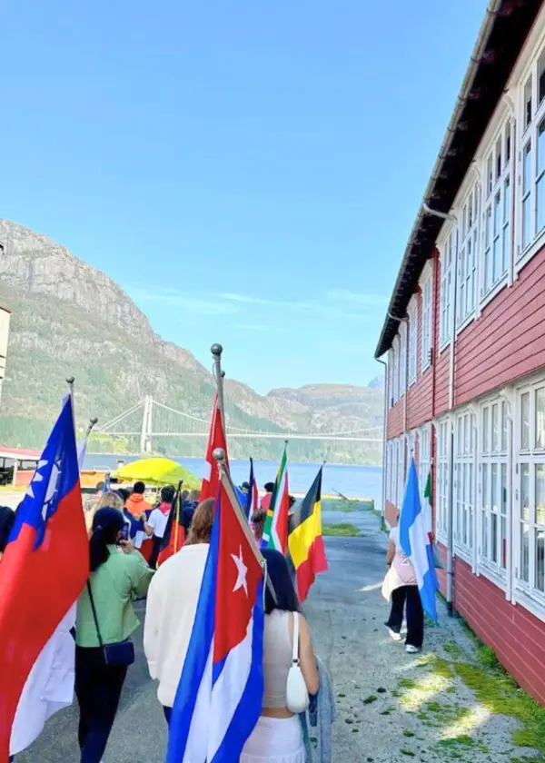 Étudiants internationaux partageant leur expérience dans un High School en Nouvelle-Zélande avec STUDWAY.