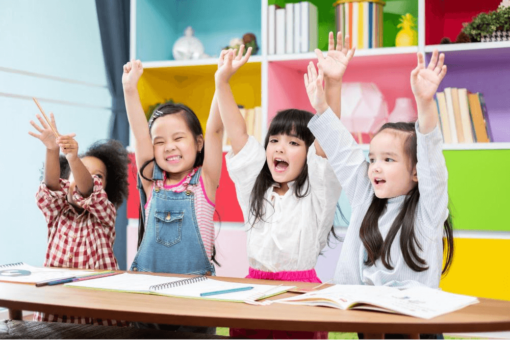 BW Design Centre 是一支擁有16年豐富經驗的專業設計團隊，我們專注於社區設計，致力打造更好社區環境。我們的服務涵蓋多個領域，包括醫療安老、教育空間、NGO非牟利組織、藝術設計、宗教團體、社區美化，以及環保ESG項目。我們透過專業工程和設計方案，從初步概念到完整執行，提供一站式服務，幫助客戶提升品牌形象，實現空間轉型，優化您的社區空間！無論是改善社區設施或推動可持續發展，我們都以創新和實用為本，確保每個項目都帶來實質價值。