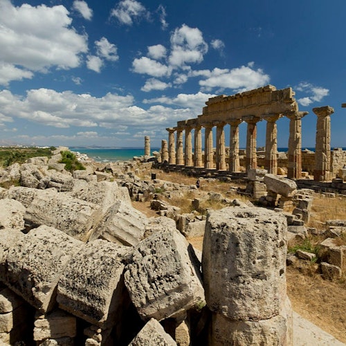 Vestiges du temple et le panorama