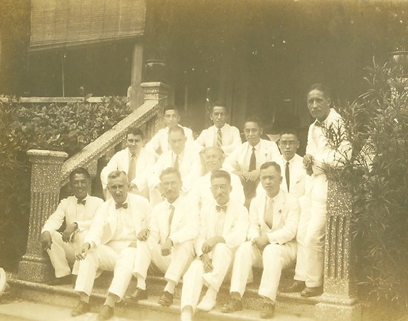 Ramon and Luis Aboitiz with Japanese associates 1931.jpg