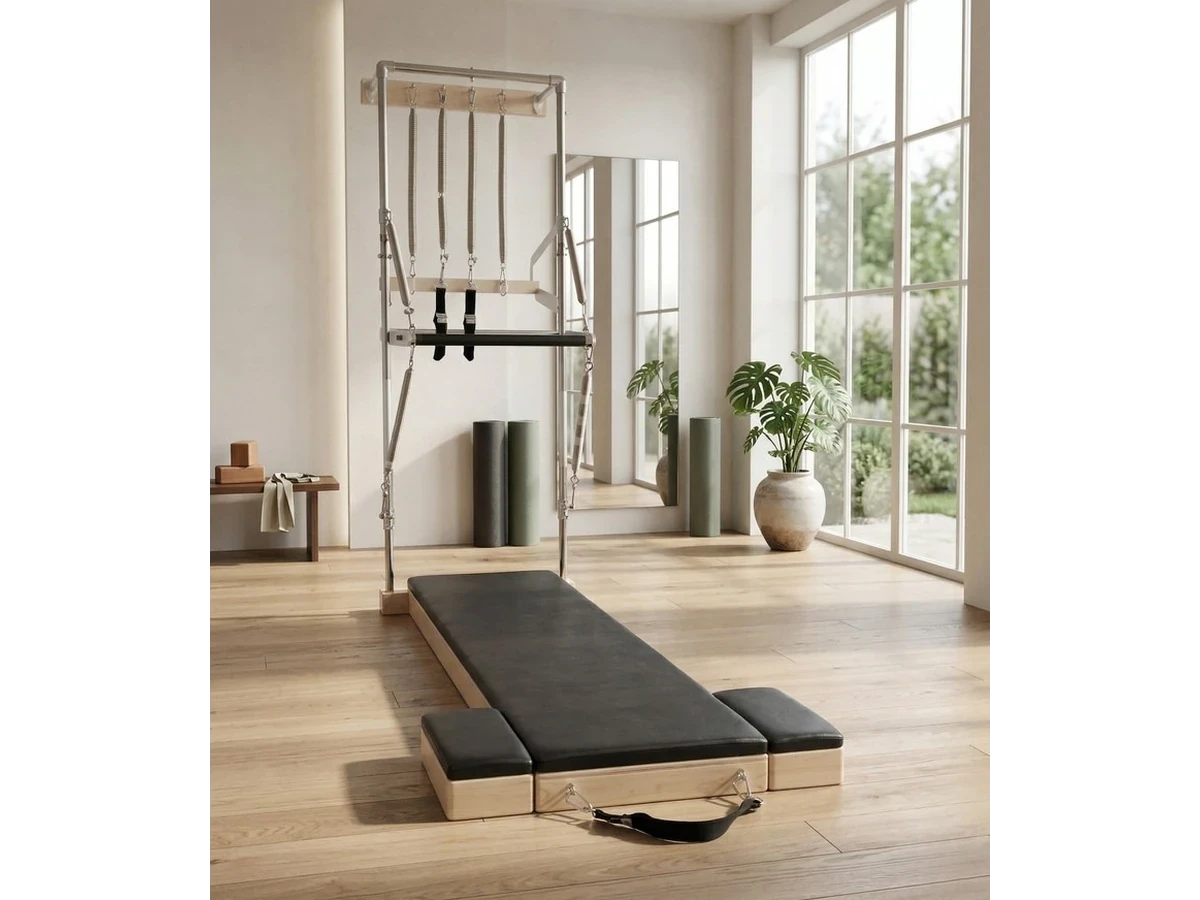 Unité murale Intégrale — Érable, équipement de studio Pilates en érable dans un studio de Pilates professionnel