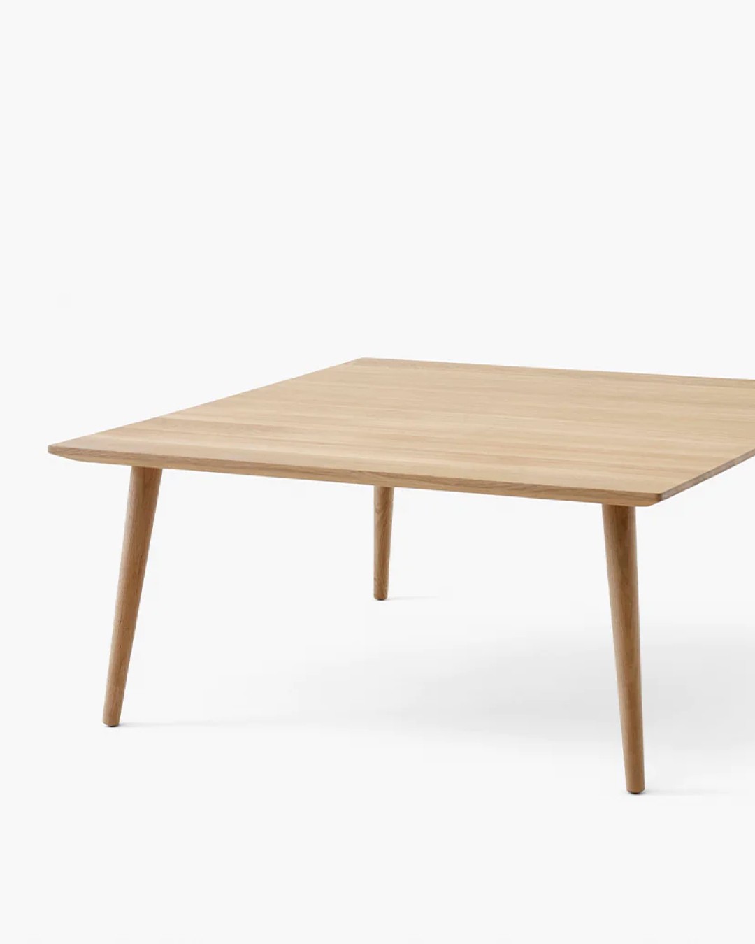 &Tradition, In Between SK24 Table