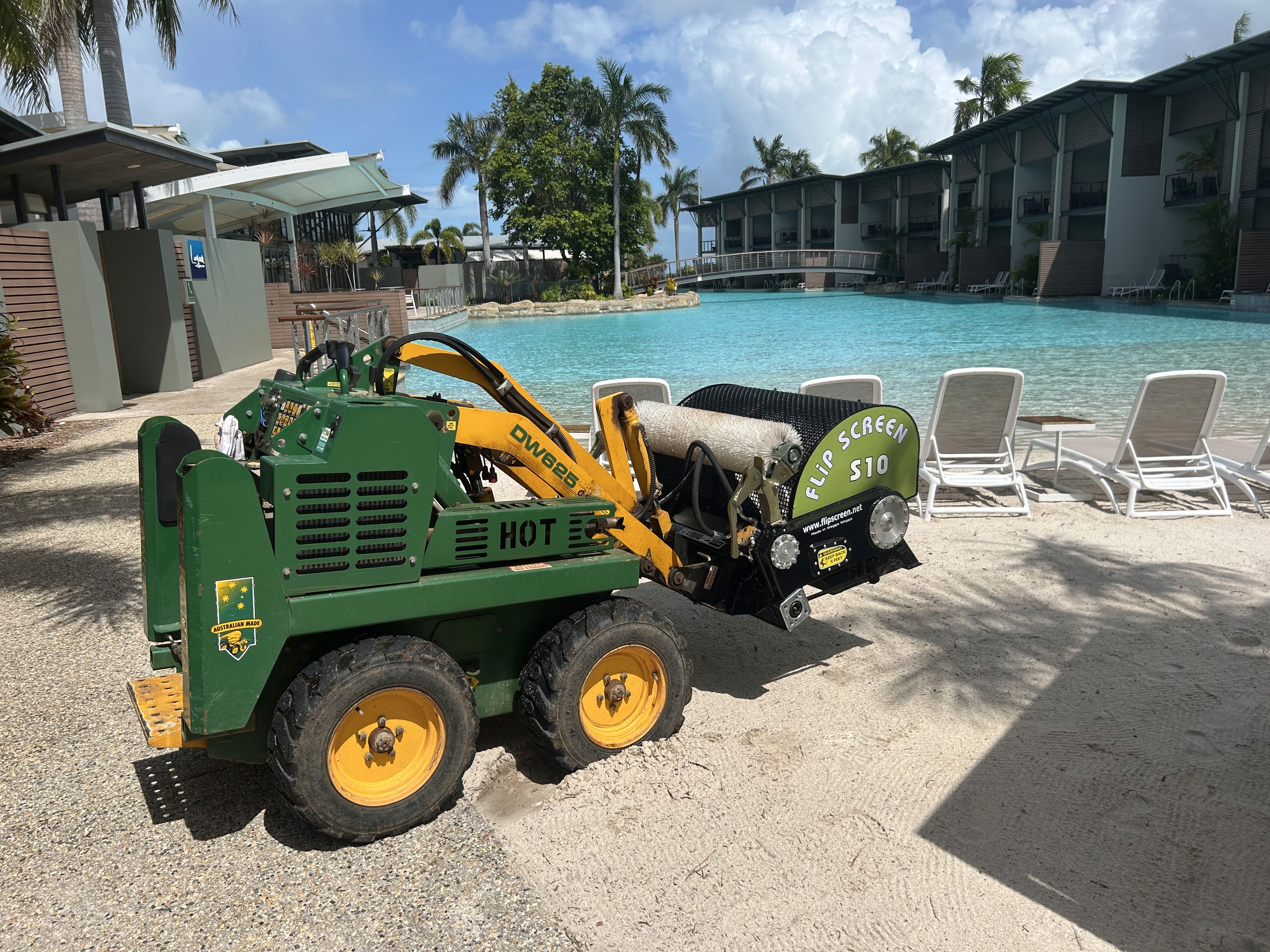 E20 FlipScreen on an Excavator 1