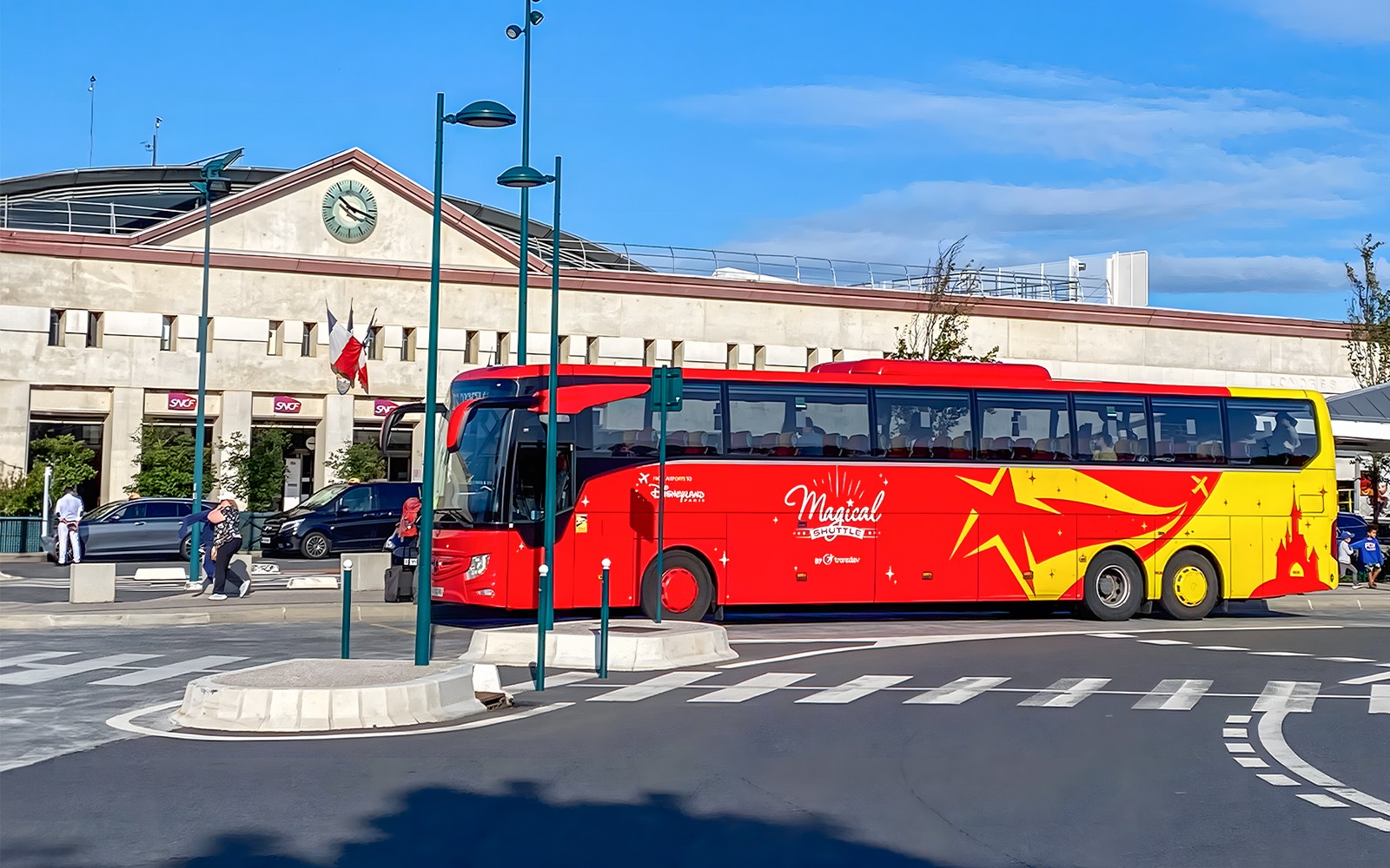 Navette à la gare Disneyland Paris pour un transfert aux aéroports CDG/ORY.