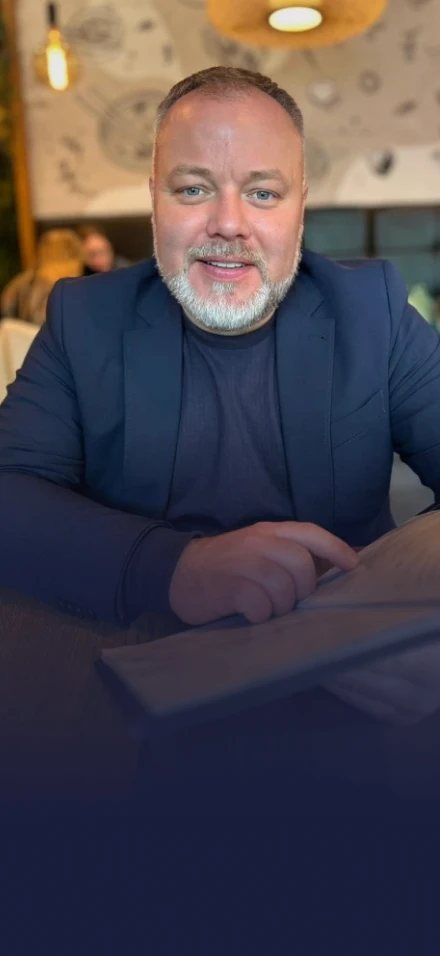 Tło Marcin Dyrda