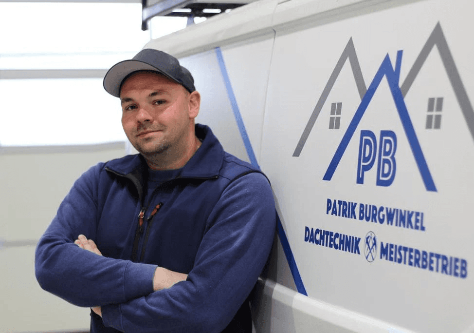 Portrait of Patrik Burgwinkel, CEO of PB Dachtechnik, expressing satisfaction with his redesigned Framer website by Webnity-X.