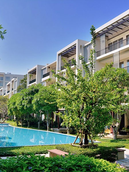 Neighborhood's highlights