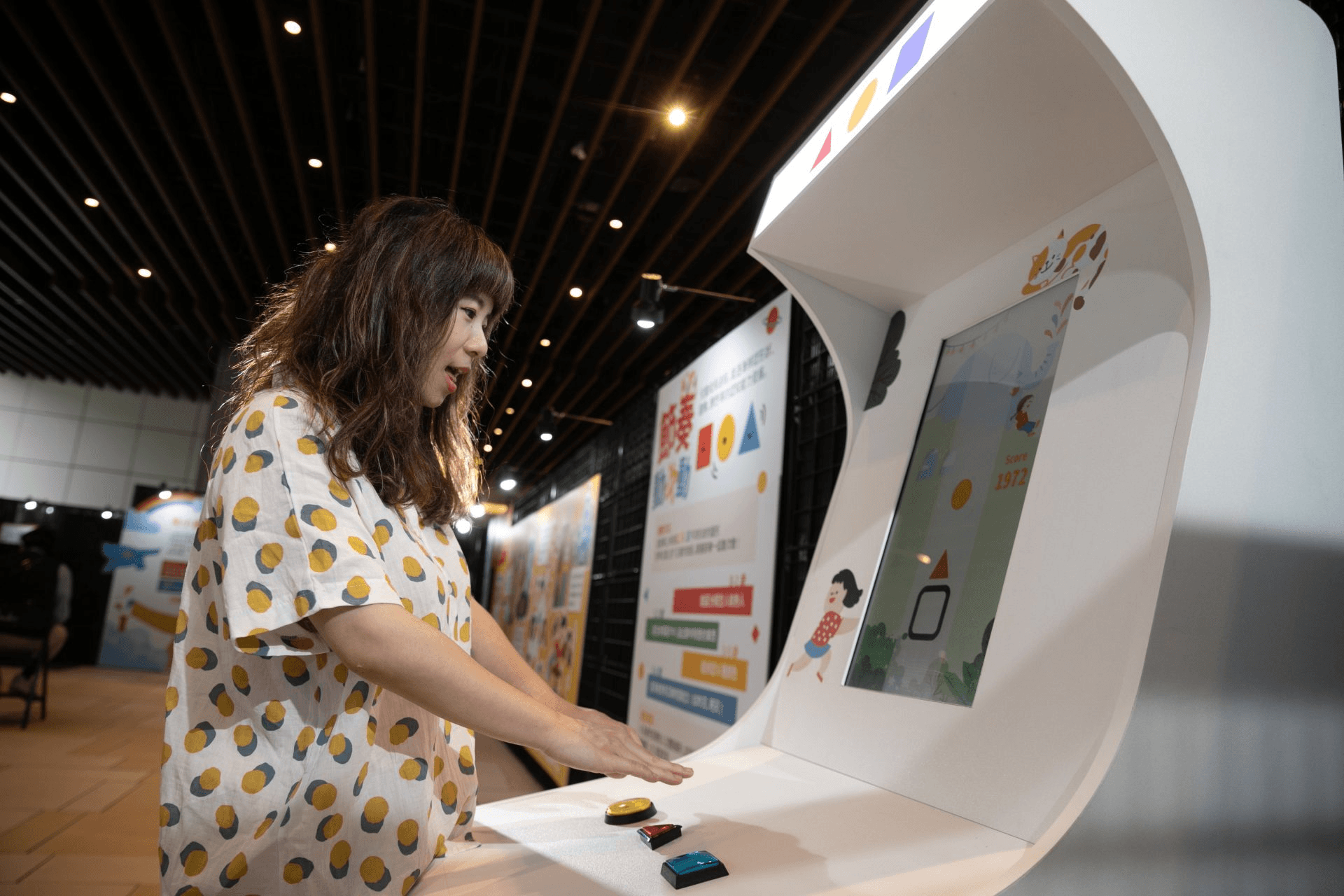 BW Design Centre 是一支擁有16年豐富經驗的專業設計團隊,我們專注於社區設計,致力打造更好社區環境。我們的服務涵蓋多個領域,包括醫療安老、教育空間、NGO非牟利組織、藝術設計、宗教團體、社區美化,以及環保ESG項目。我們透過專業工程和設計方案,從初步概念到完整執行,提供一站式服務,幫助客戶提升品牌形象,實現空間轉型,優化您的社區空間!無論是改善社區設施或推動可持續發展,我們都以創新和實用為本,確保每個項目都帶來實質價值。