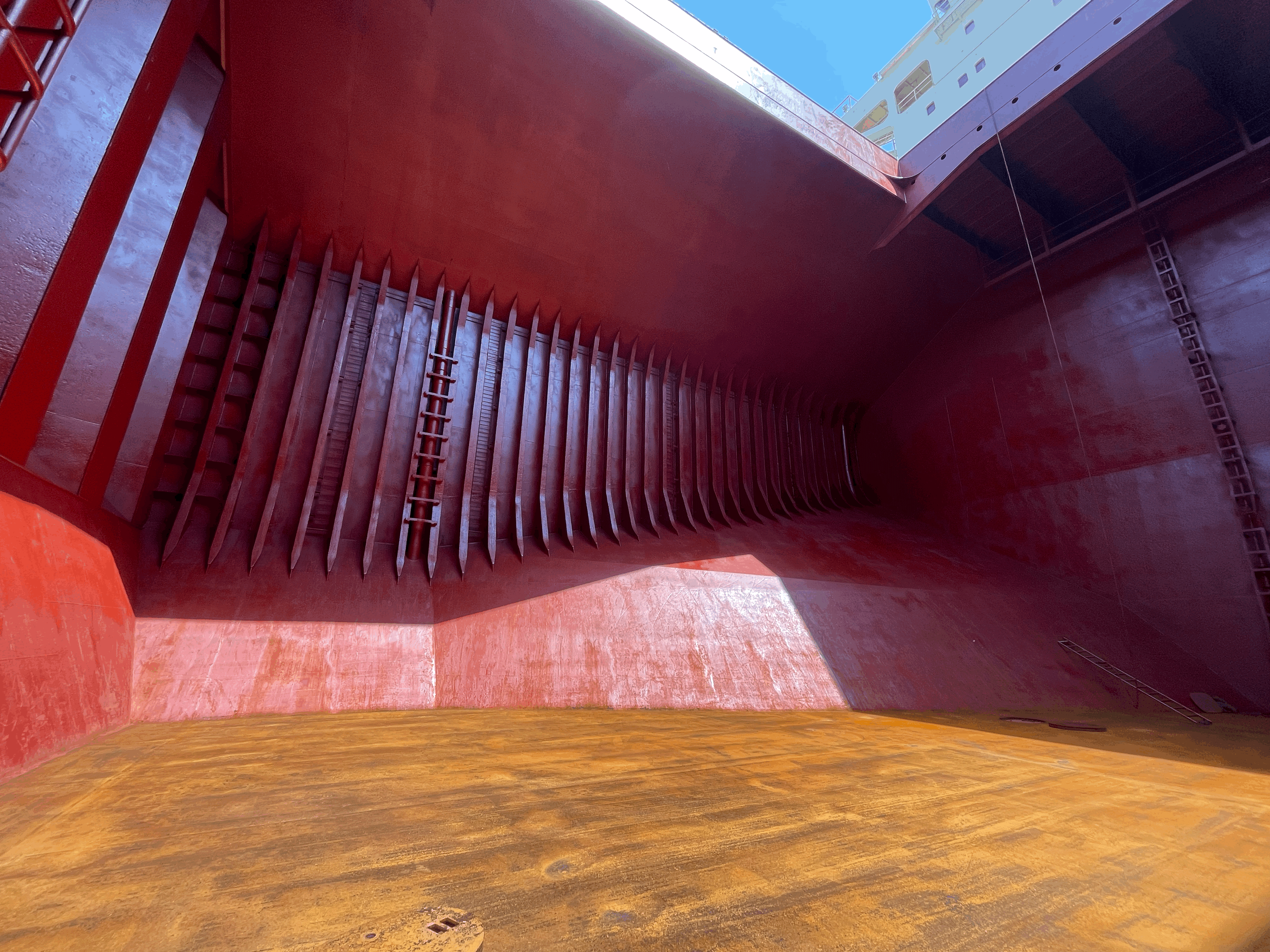 Clean cargo hold on M/V KM Shanghai in Paranaguá after cargo hold cleaning by Seachios Marine Services, photographed during CARGOWARD® cargo hold inspection and approved on the first inspection.