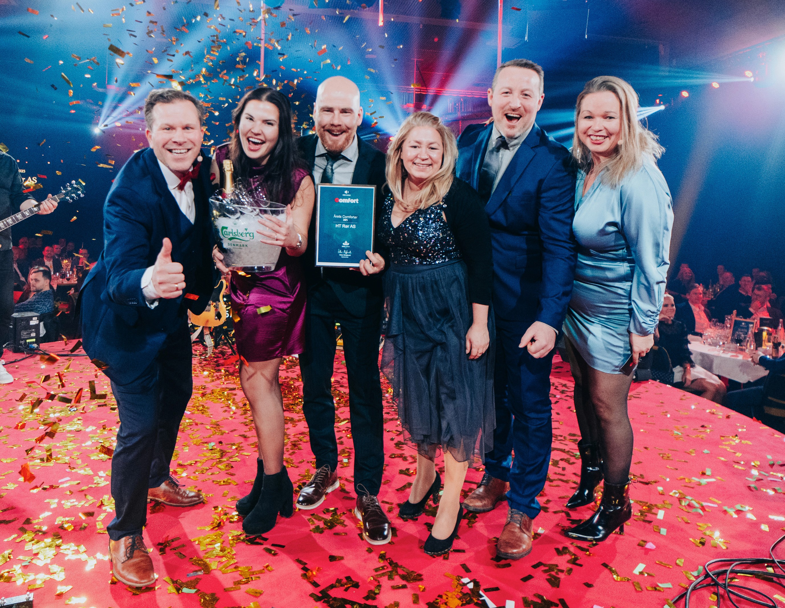 Kjedeledelsen og vinnere av Årets Comfortør på scenen på VVS Arena