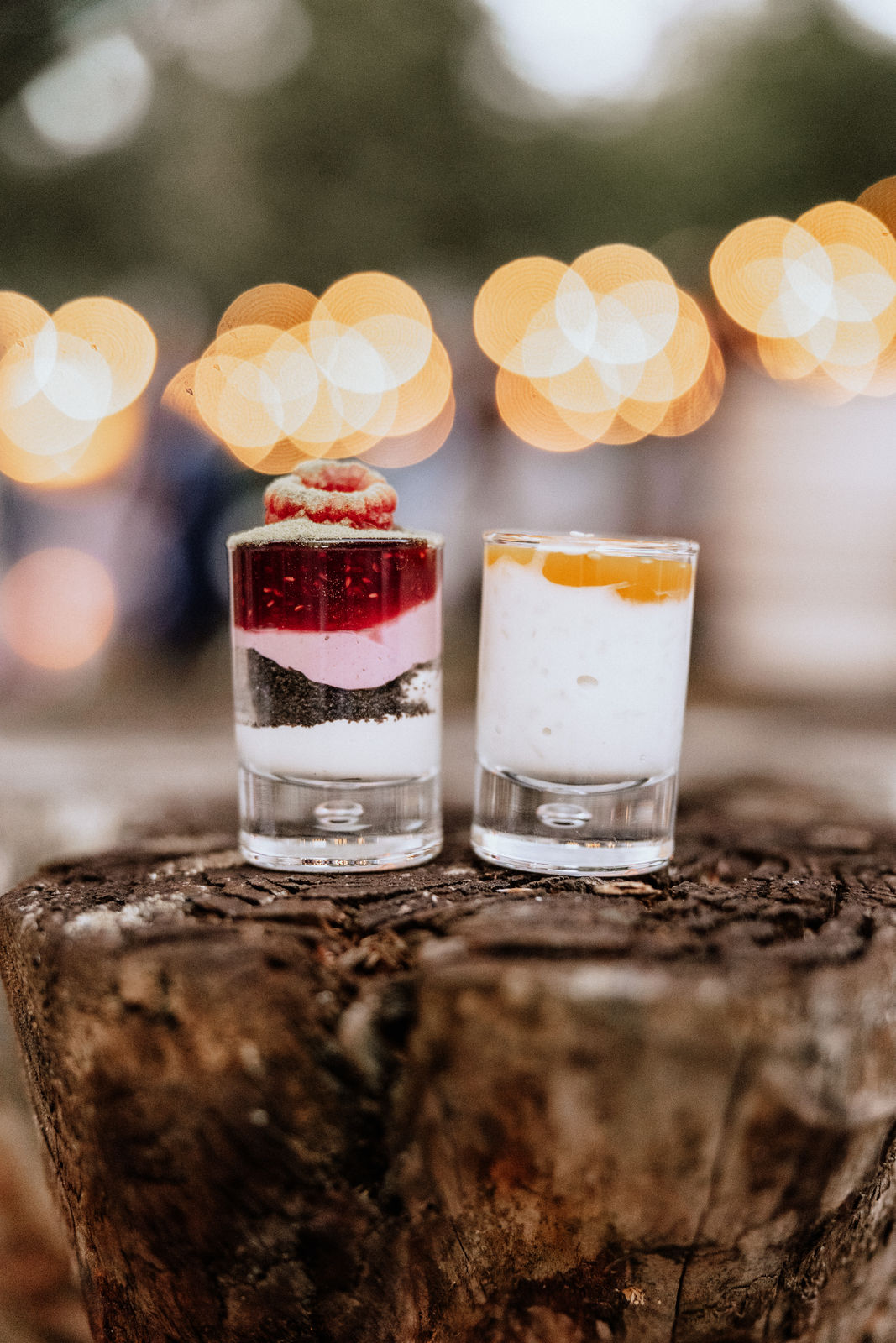 Moderne Dessert-Variationen im Glas für Hochzeiten und Firmenfeiern in Albstadt – Kreative Patisserie von MT-Catering Purefood.