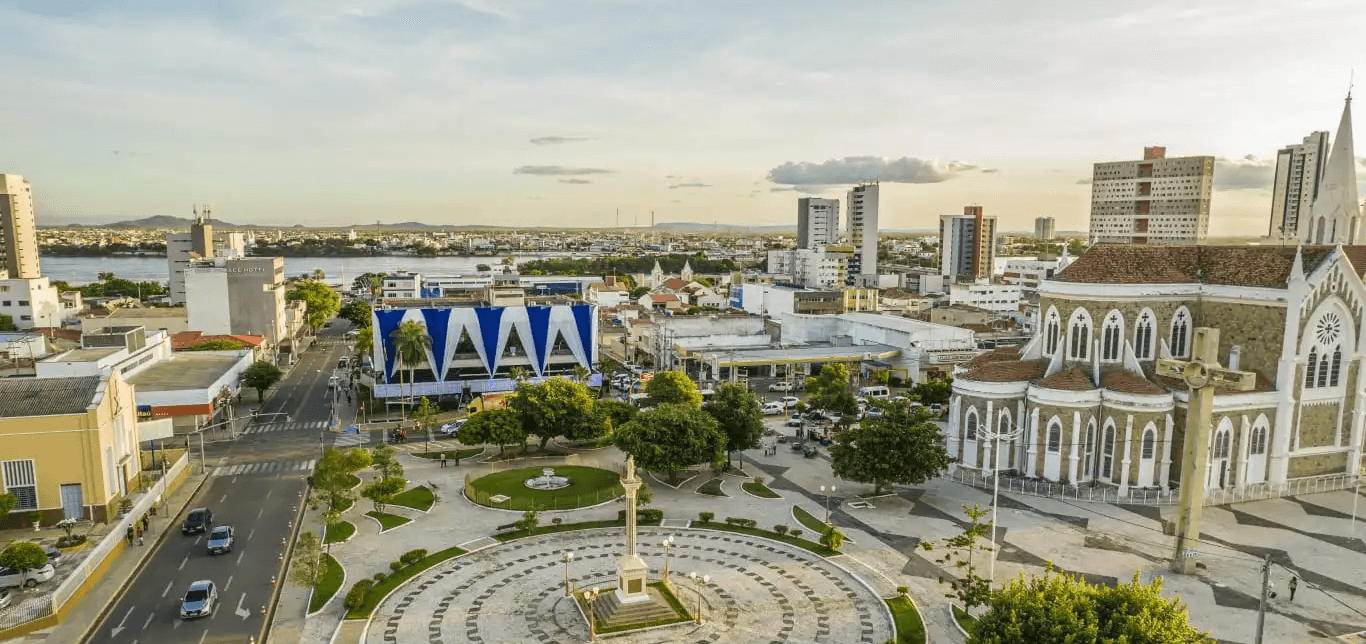Vista aérea da Praça Dom Malan no centro de Petrolina