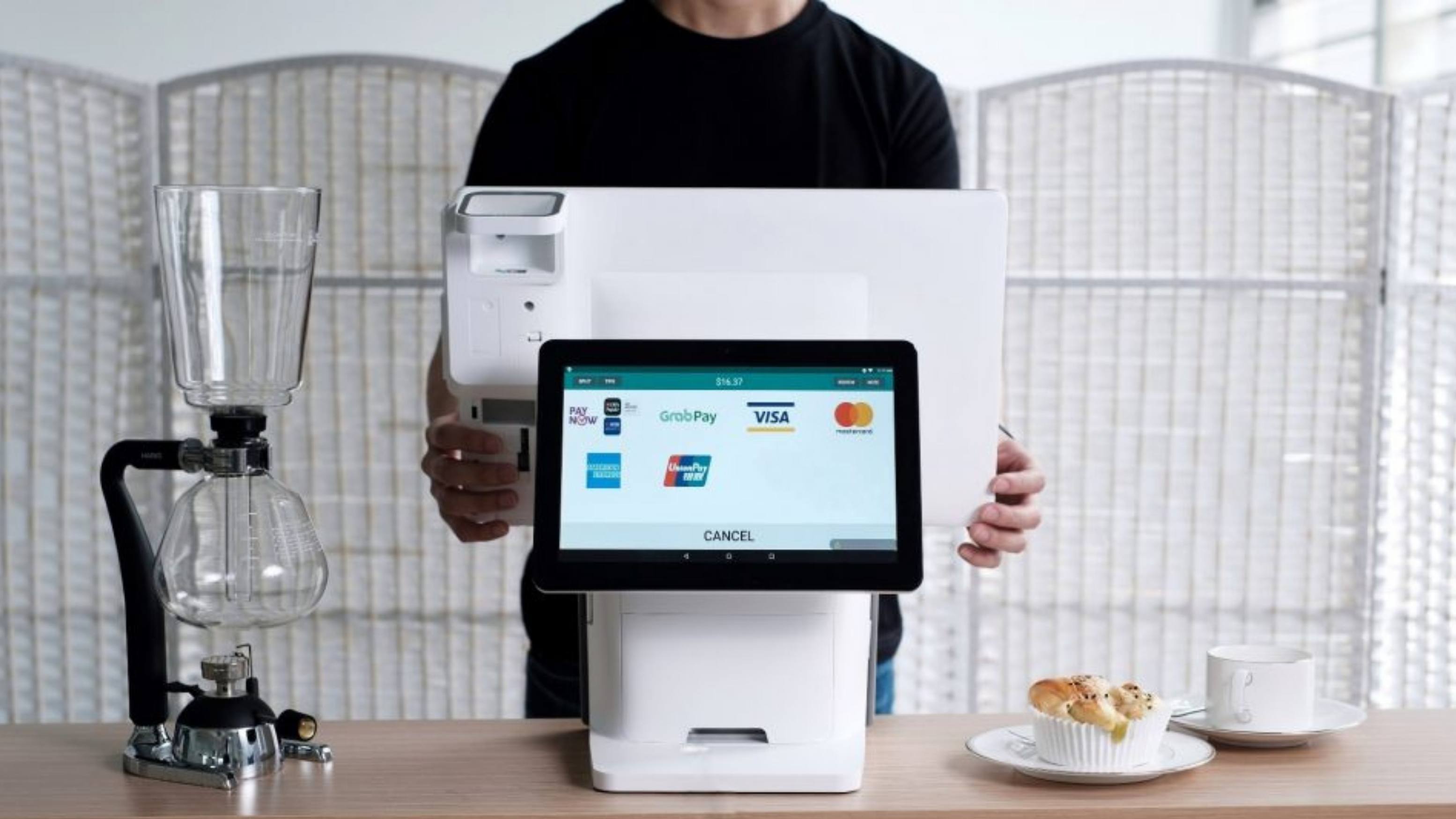 商家使用 Qashier 桌面 POS 管理生意