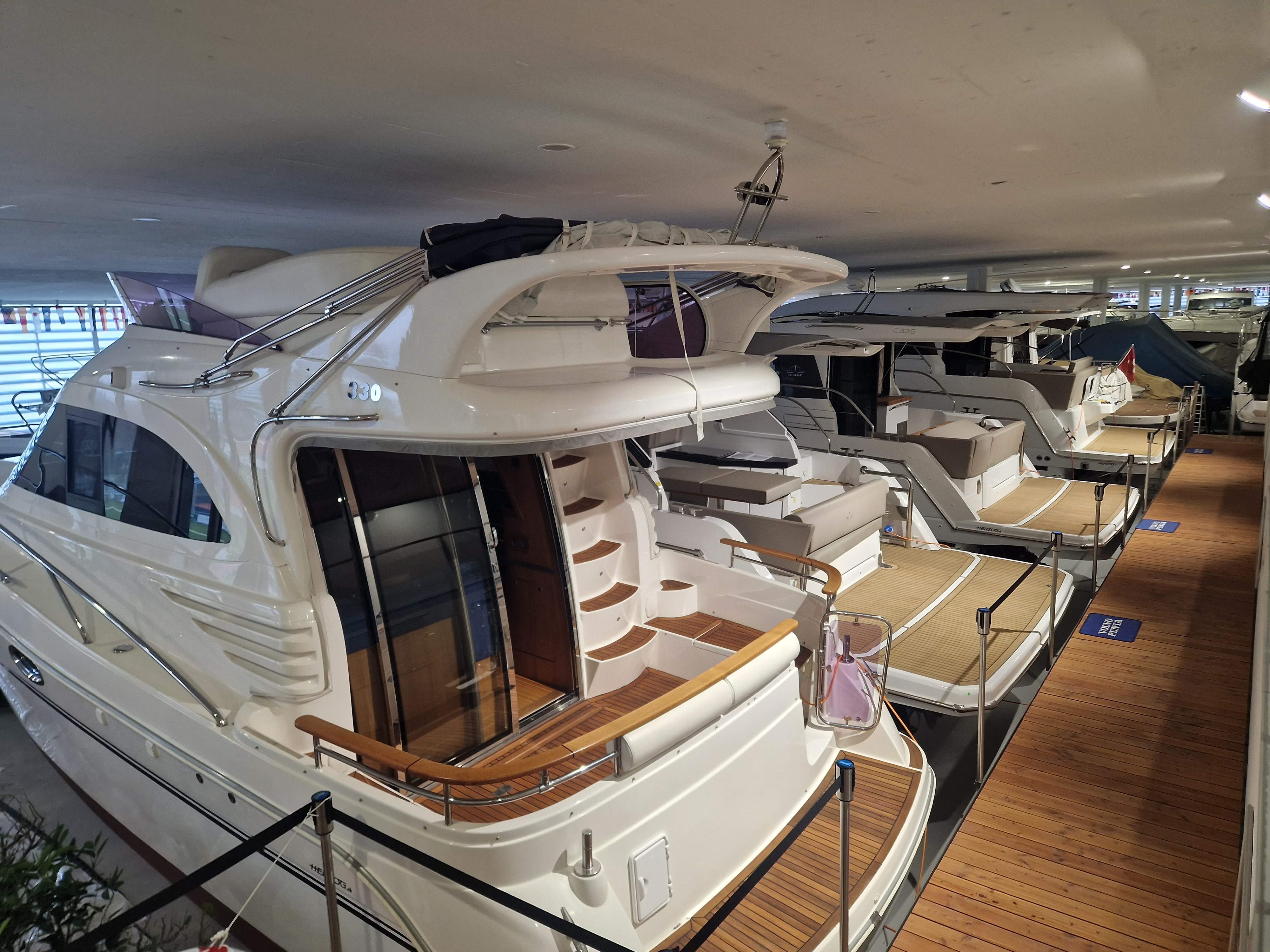 Mobile Spezialfahrzeug Reinigung in der Schweiz für Wohnwagen, Busse, LKW und exklusive Fahrzeuge direkt vor Ort