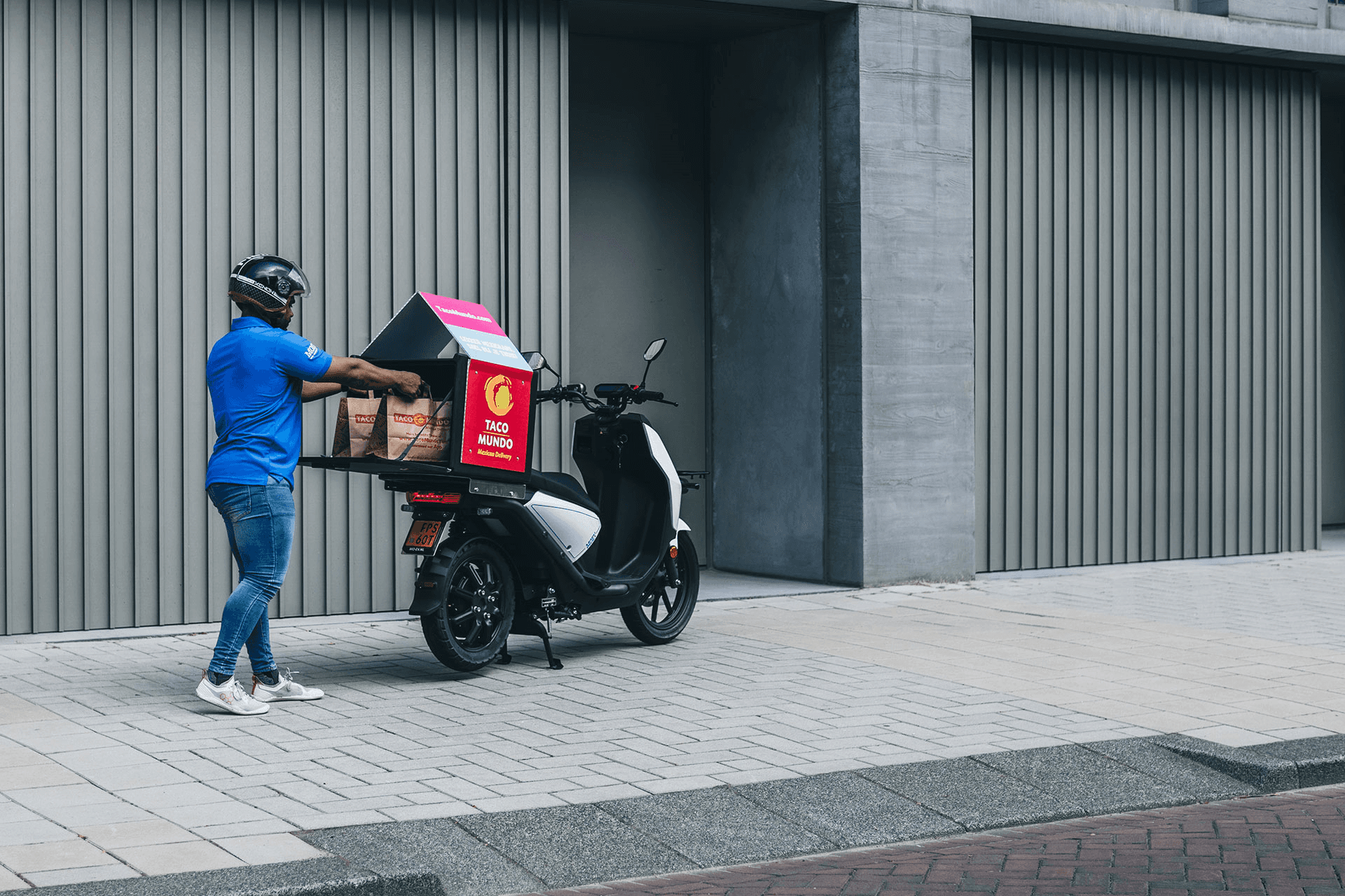 MO-EV bezorgscooter bezorger