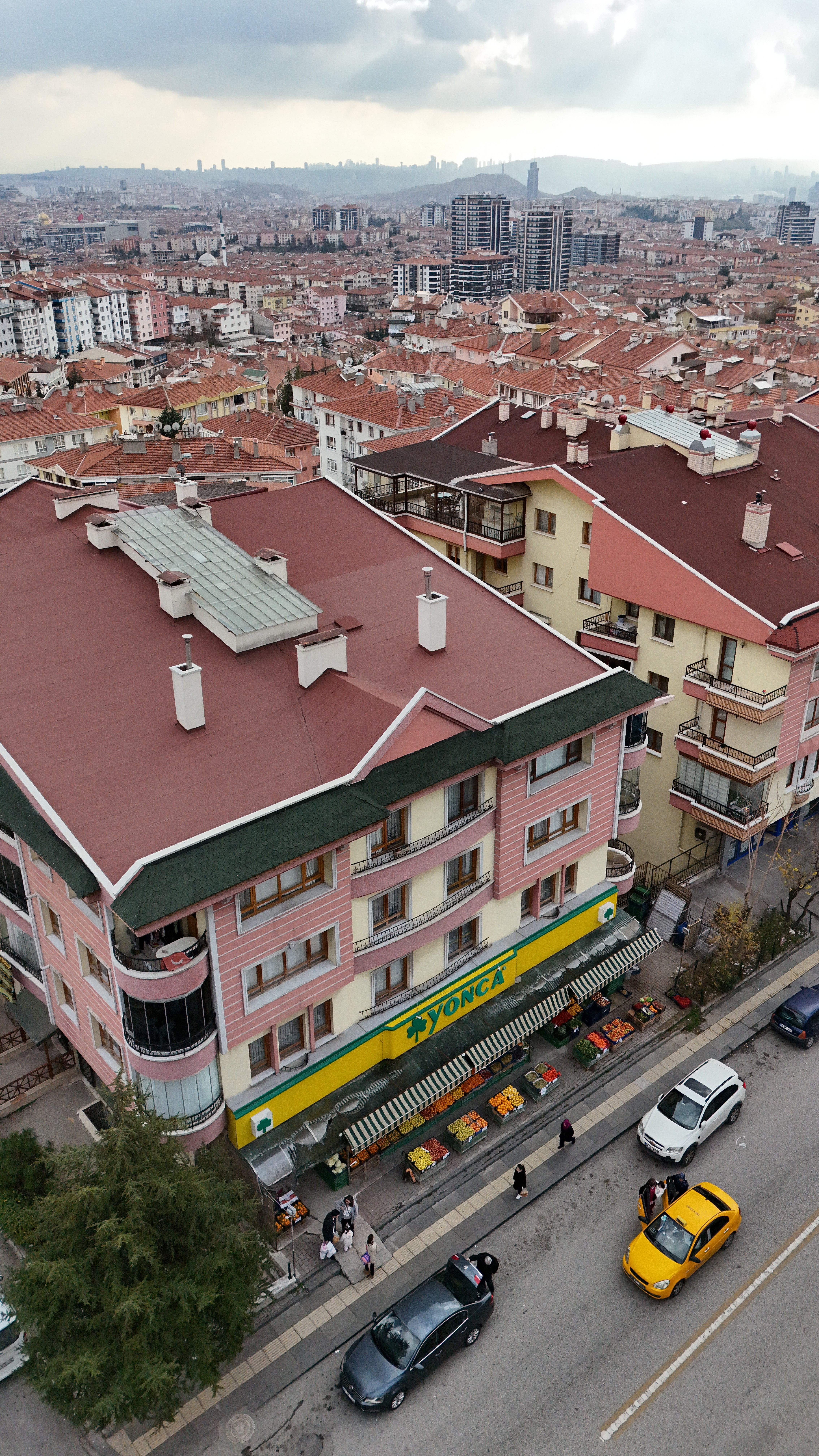 Ferah iç alanları ve sade yerleşimiyle keyifli ve konforlu alışveriş ortamı.