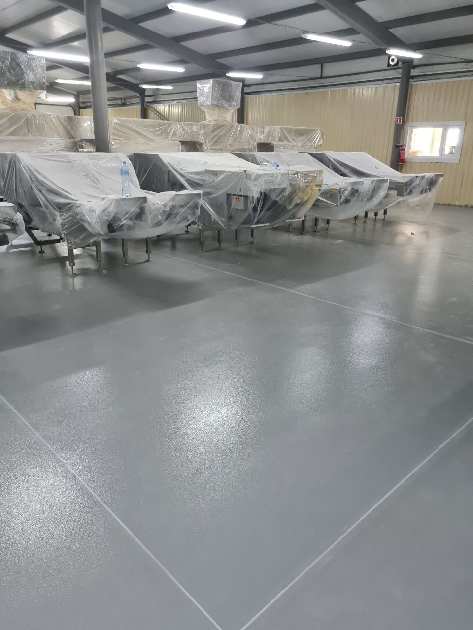 Епоксидна підлога Flowcoat SF41 у виробничому приміщенні
