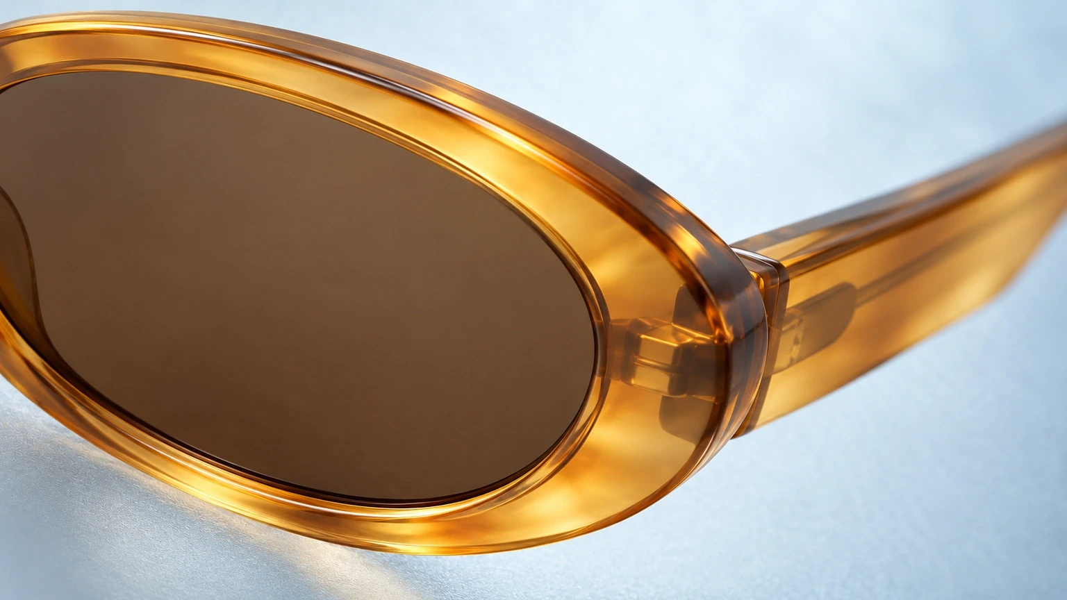 Glamoor eyewear campaign photo