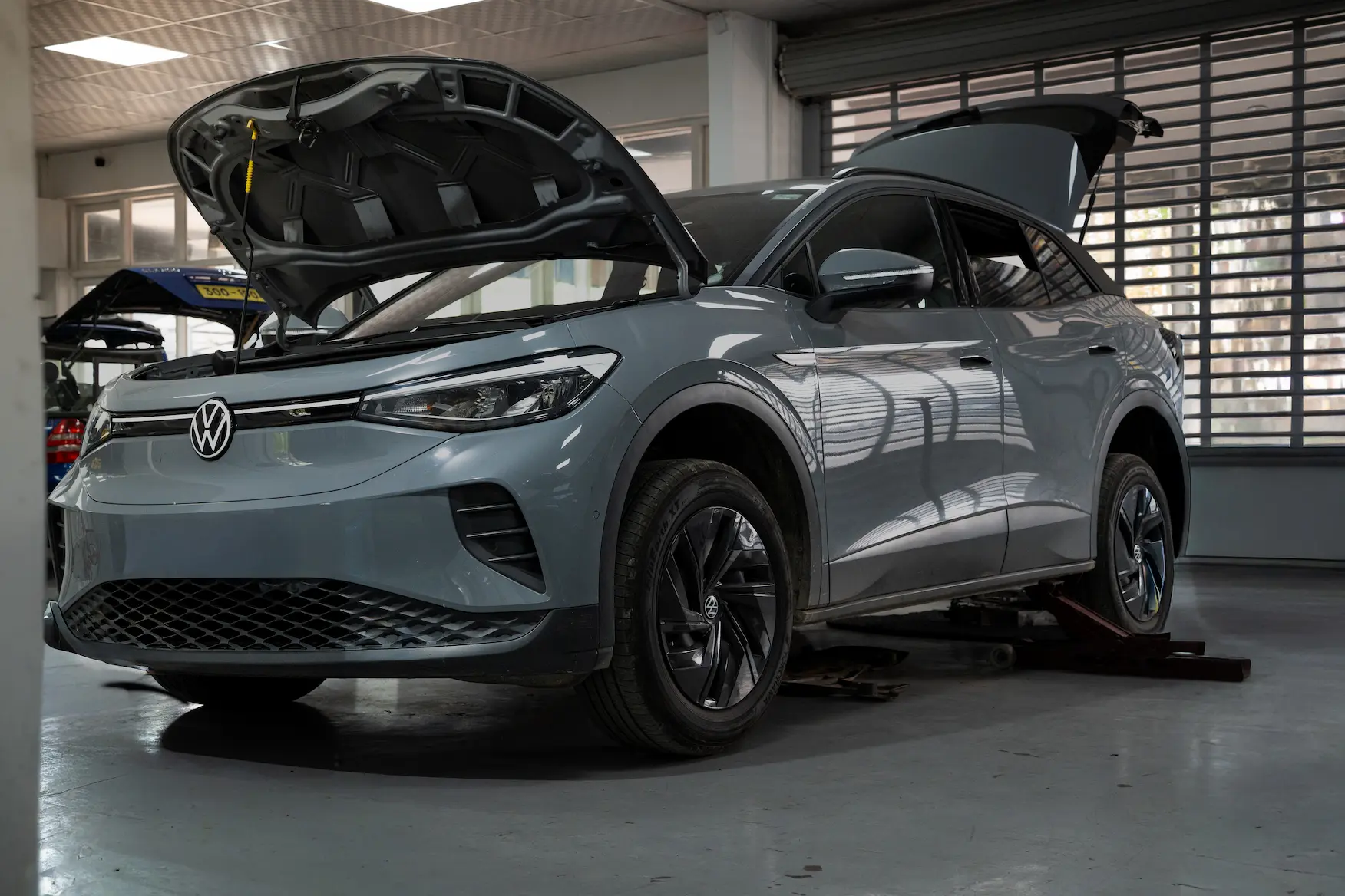 Complete full body repair by mechanic at Ideal
