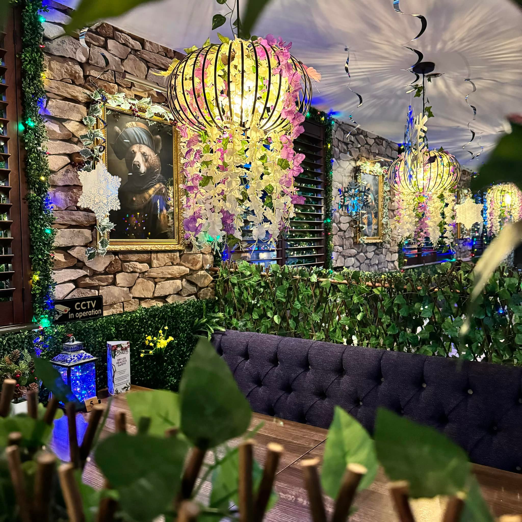 a couple of drinks sitting on top of a table