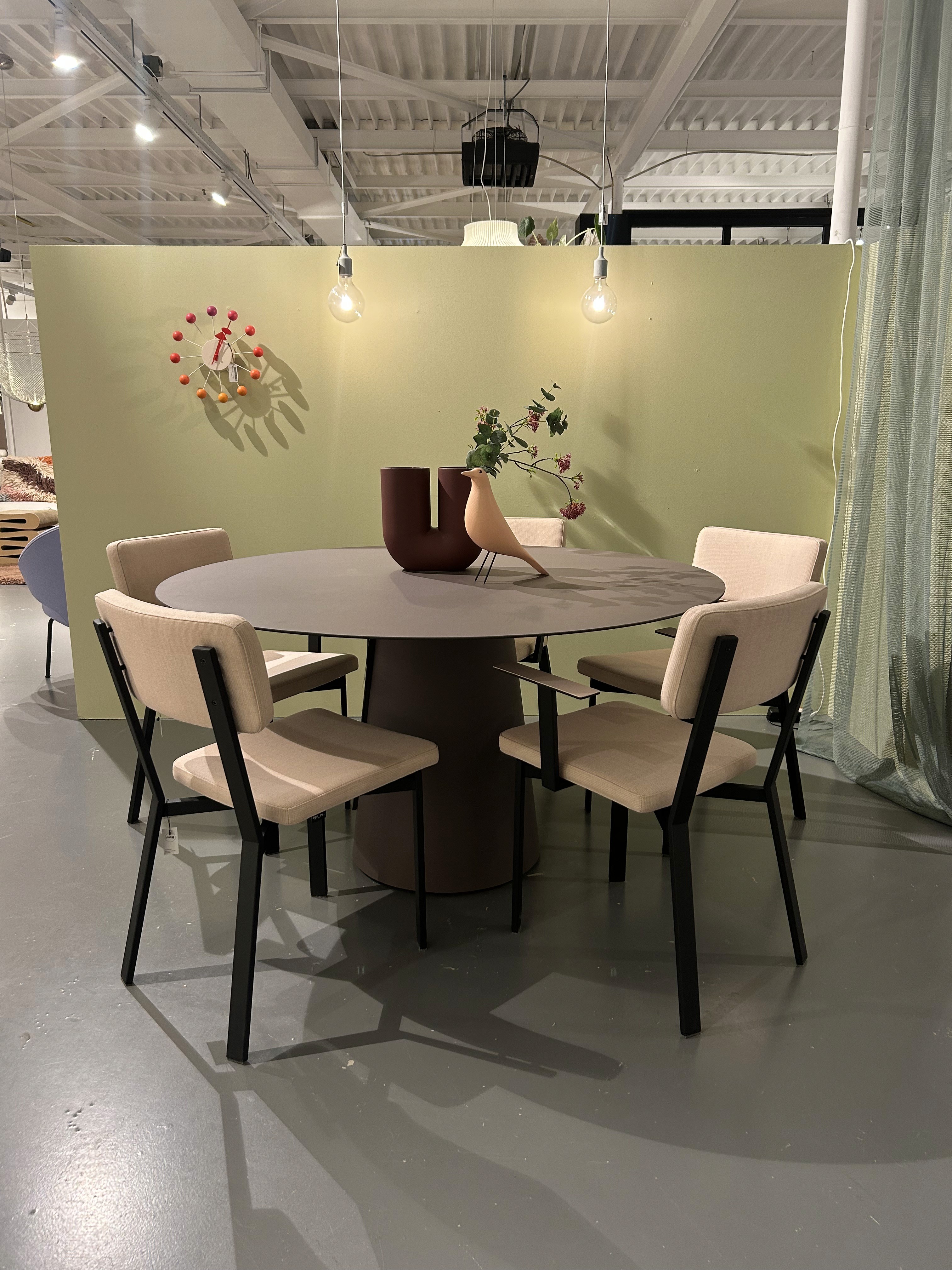 Ignore Dine eettafel en Shift eetkamerstoelen