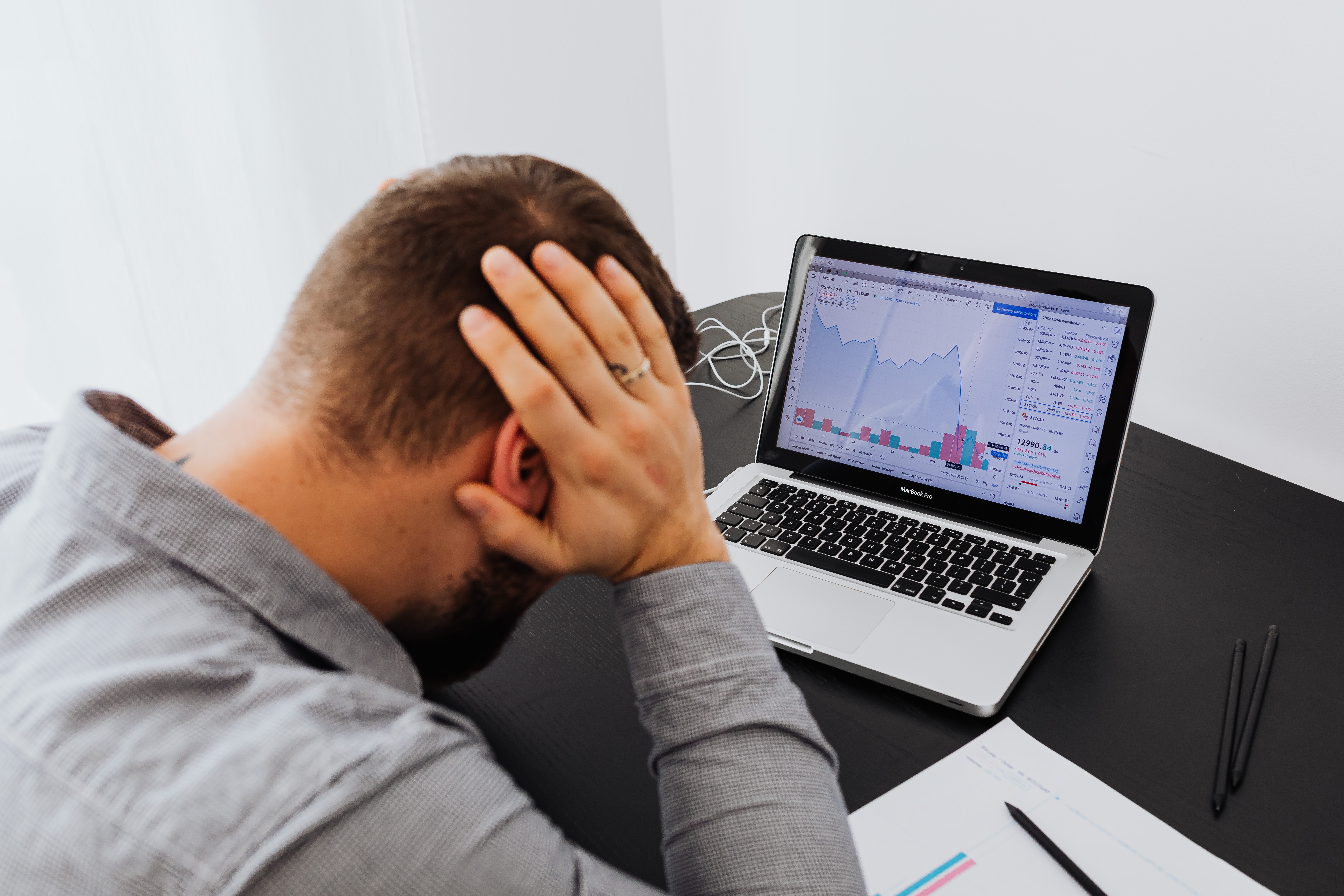 Image of a man who took a bad financial decision because of which he lost a lot of business revenues and money.