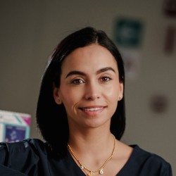 Dra. Carla Palou