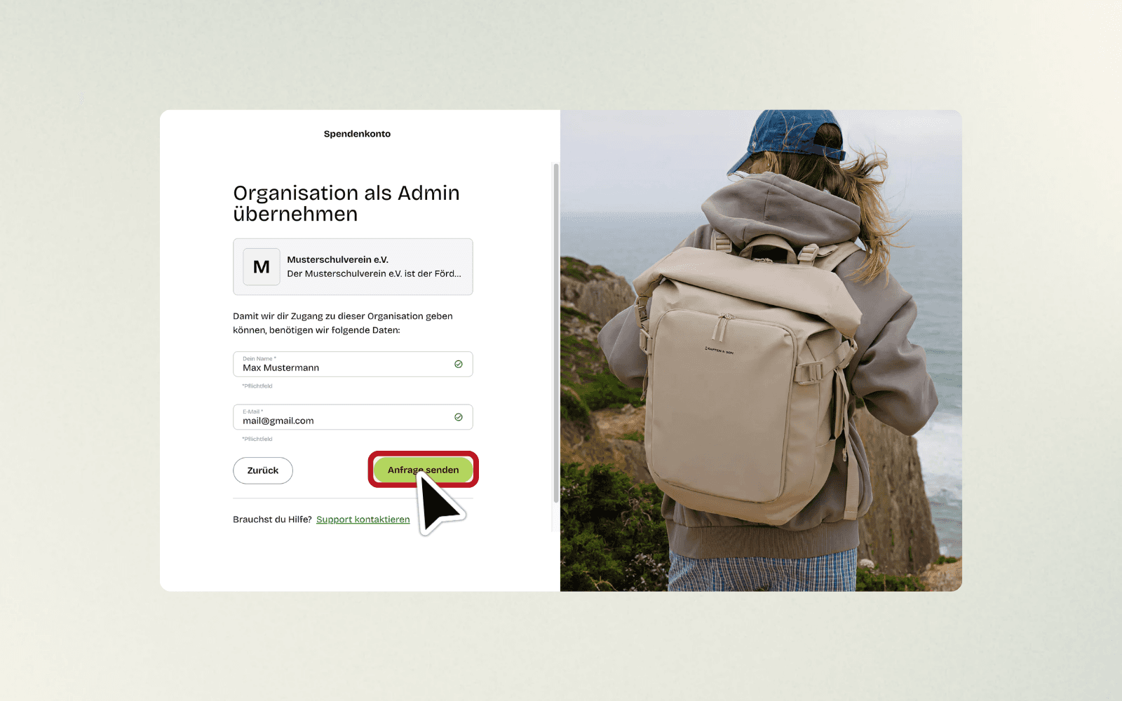 Vollständig ausgefülltes Formular mit markiertem Button Anfrage senden.