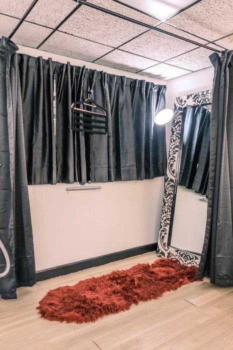 private changing area in beauty room/changing room at korrfocus studio