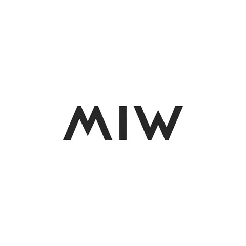 Logo de MIW en fondo blanco.