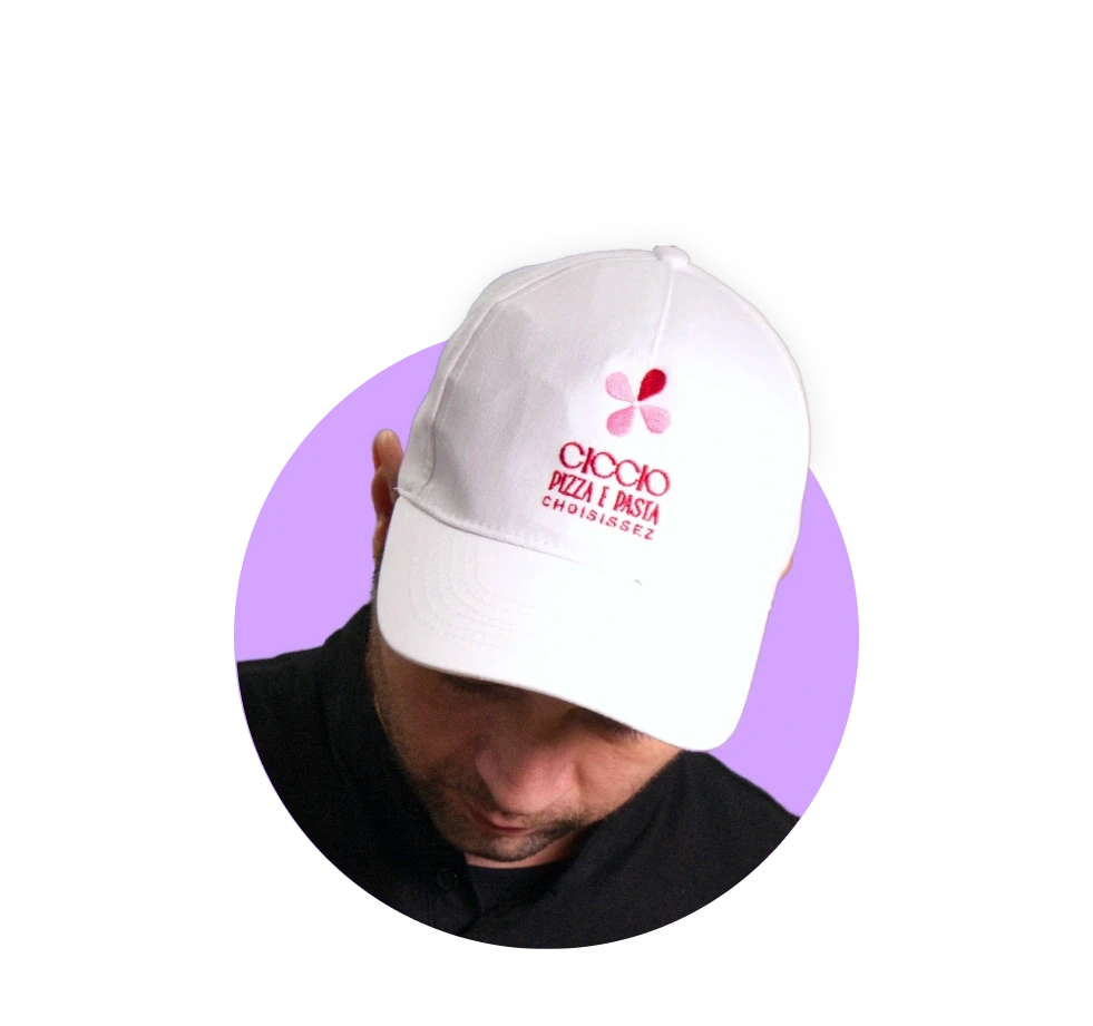 Merchandise personalizzato abbigliamento cappello maglietta camicia pantalone giacca guanti bracciale collana