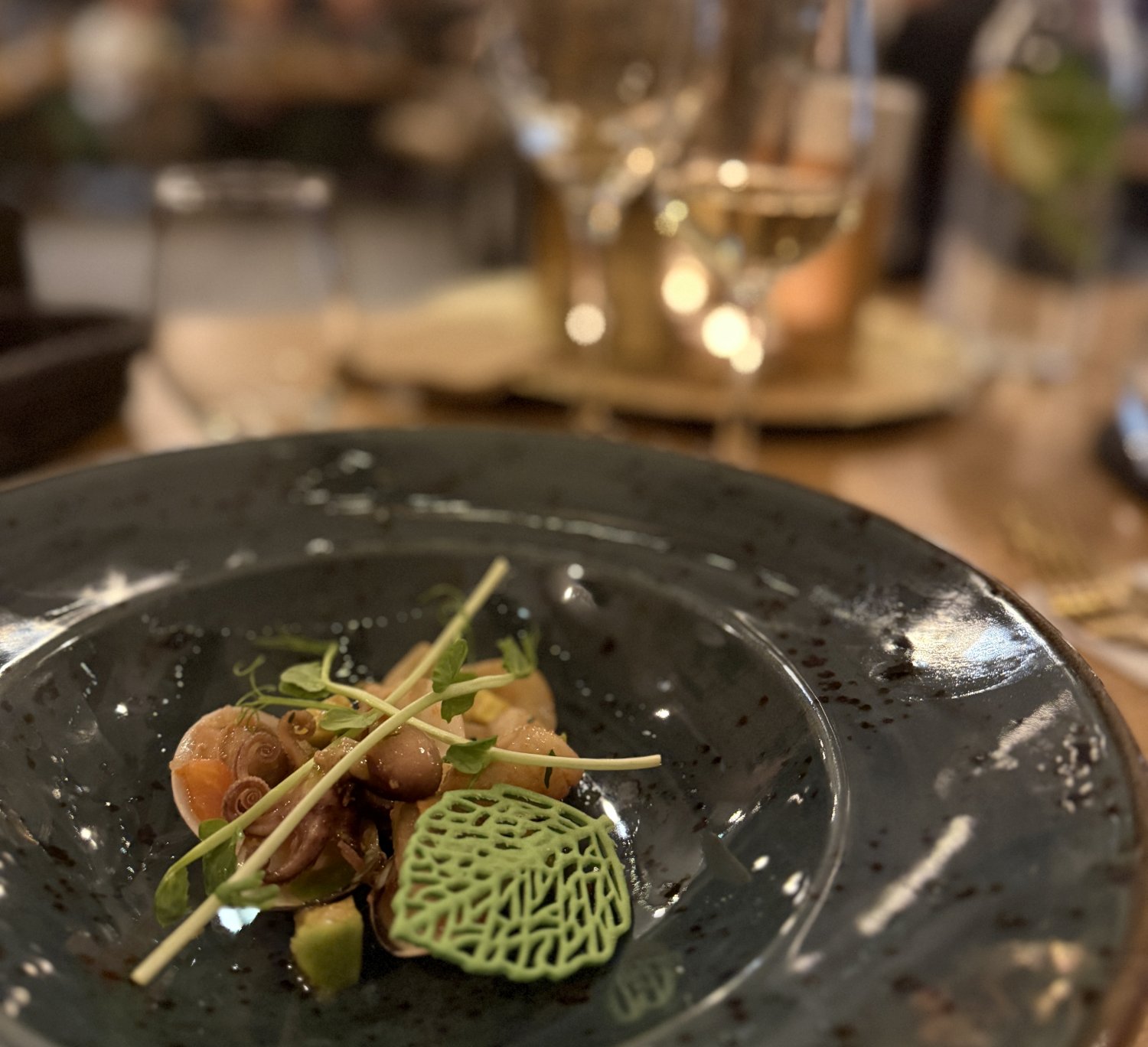 Kolacja degustacyjna dla dwojga – autorskie danie w restauracji Niedźwiedzia 25 pod Poznaniem