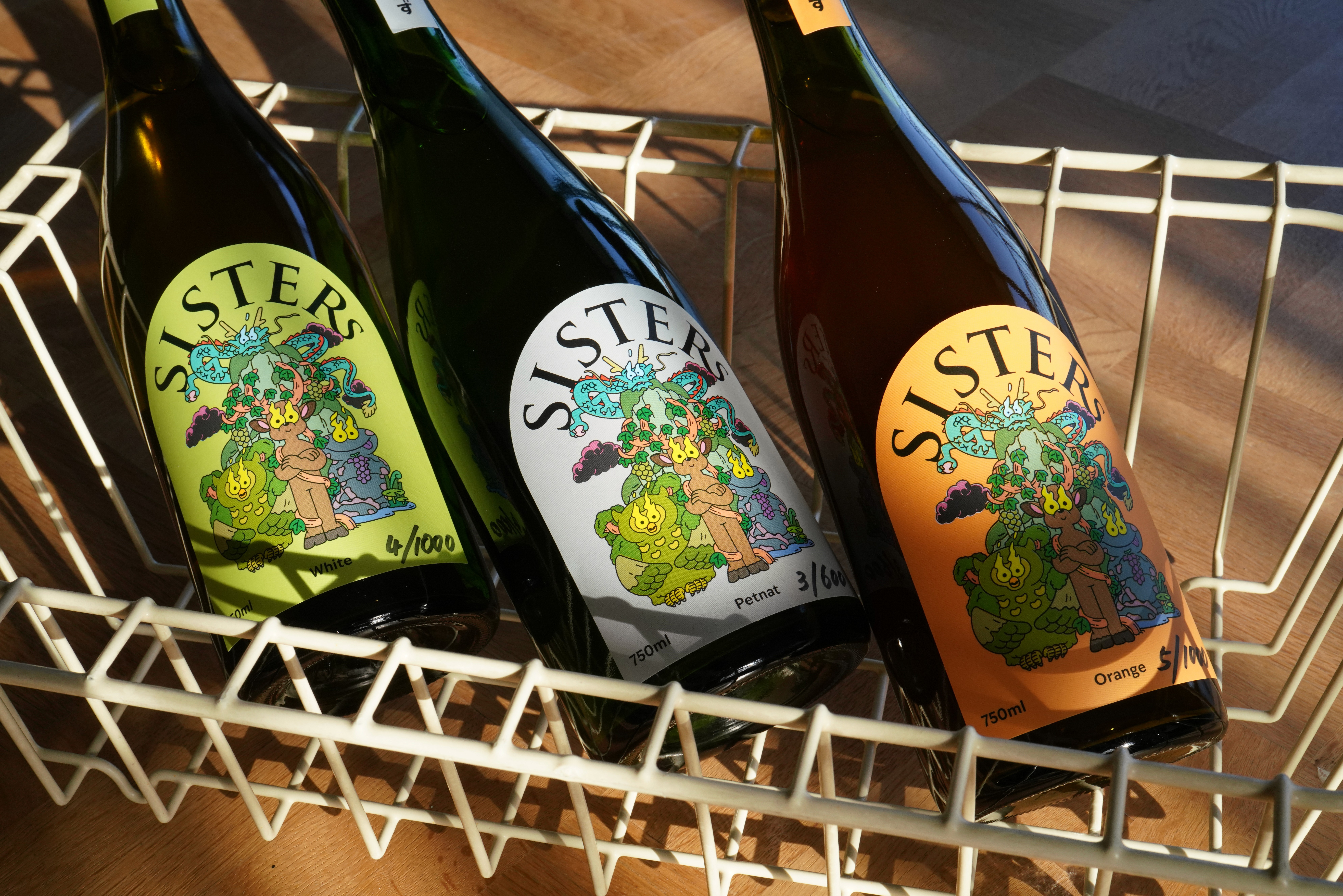 Onmitsu wine - sisters