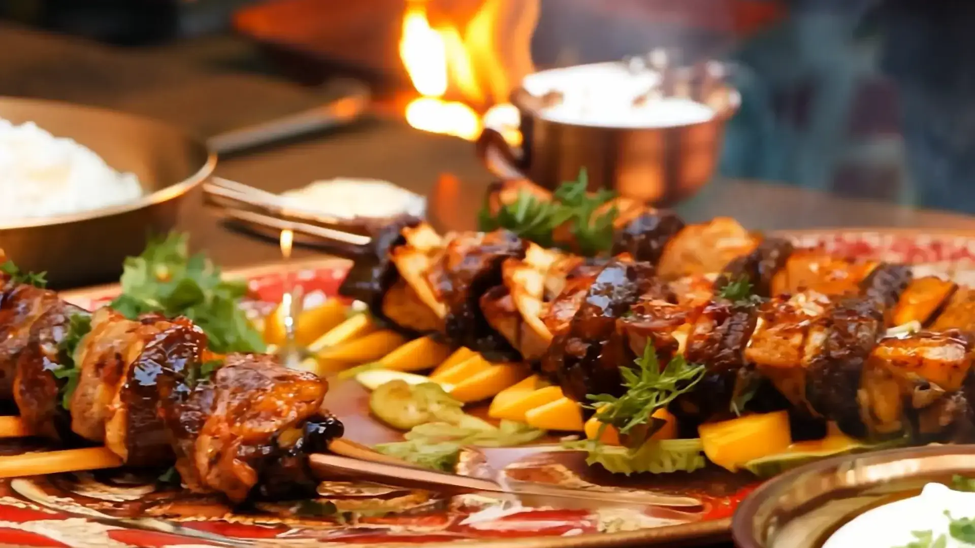 Nori Bistro home page hero section image 1
