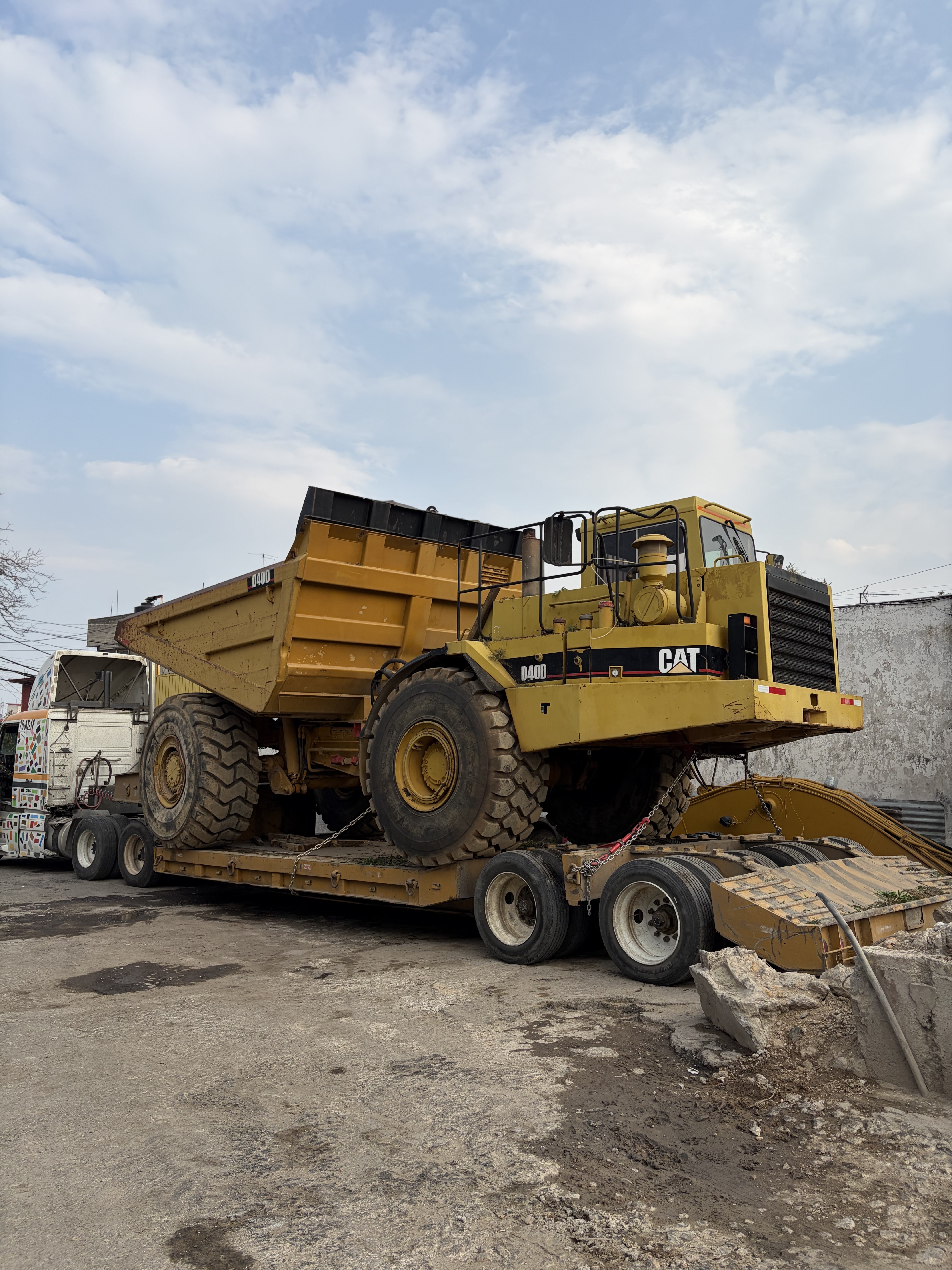 Maquinaria de transporte para proyectos de terracería y minería