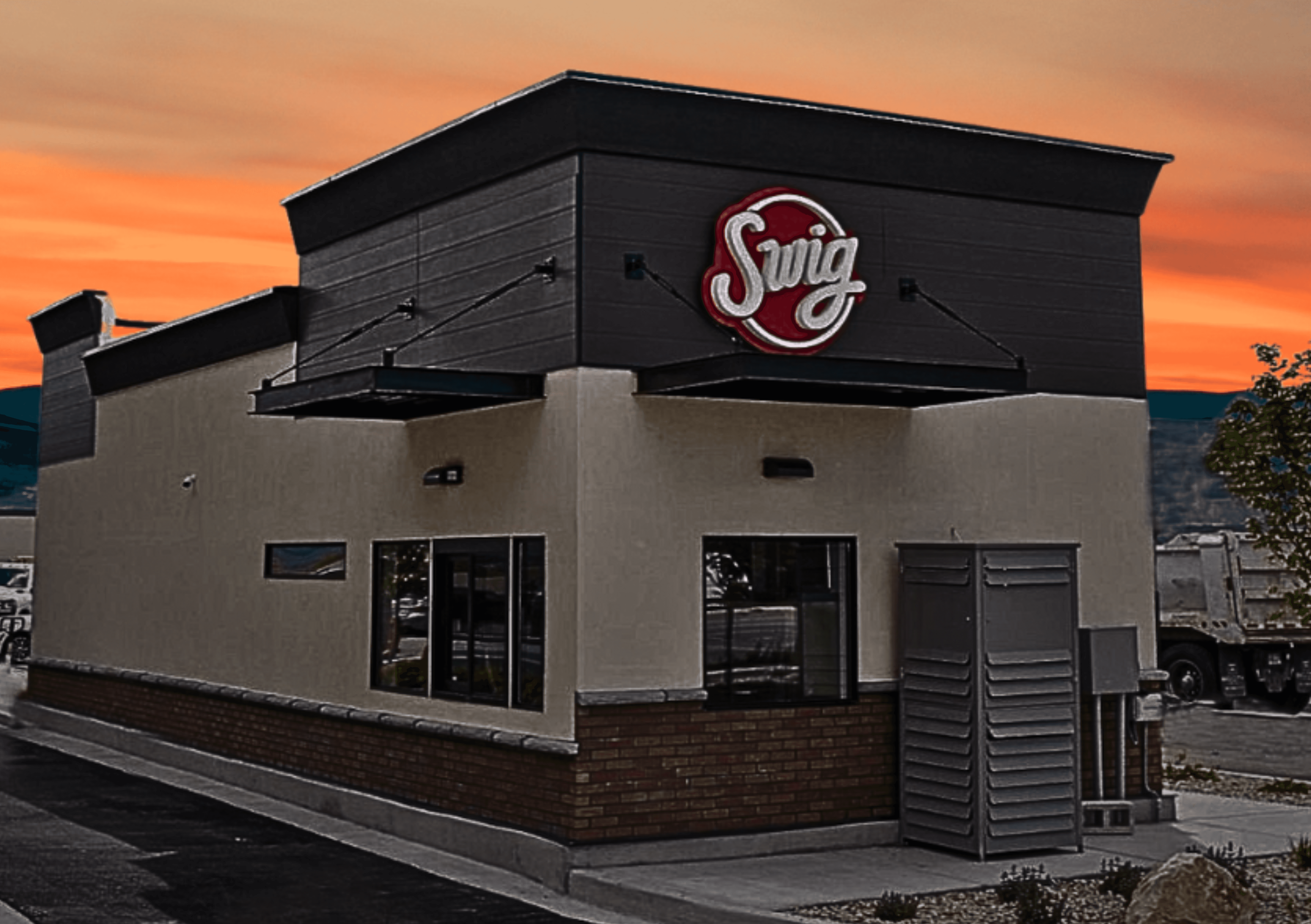 Swig Soda Restaurant at dusk.