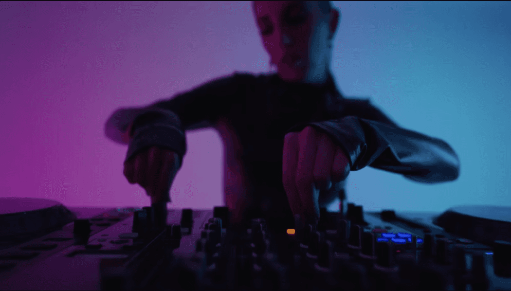 Kickoff session conversation between team member and client